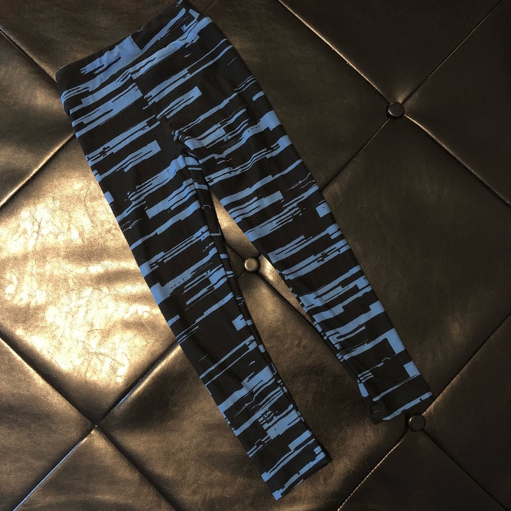 NWOT black and blue Lularoe leggings